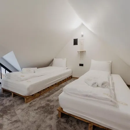 To Je To アパート Maniowy